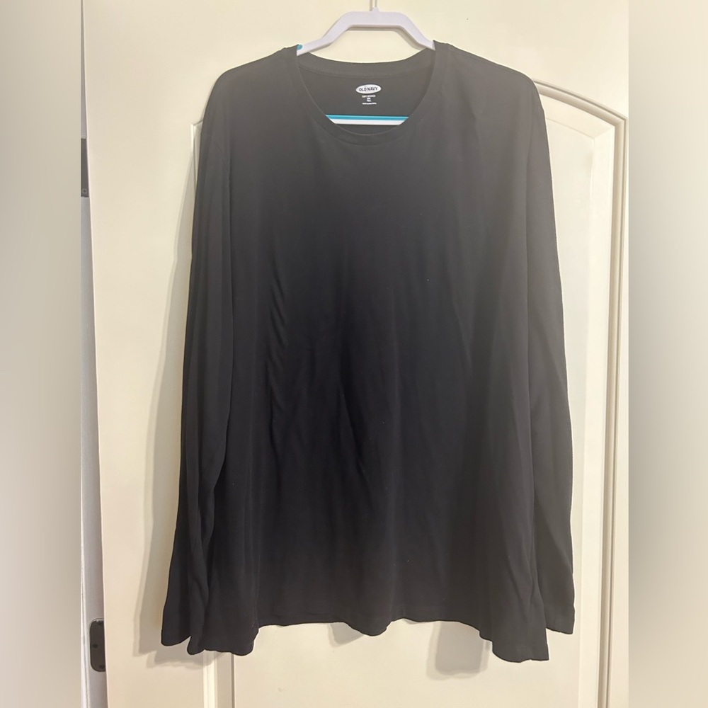 Women’s long sleeve black tshirt. Longer length.